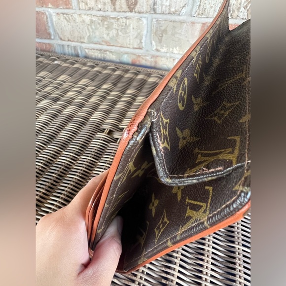 Authentic Louis Vuitton Monogram Dame Clutch GM - Picture 12 of 17